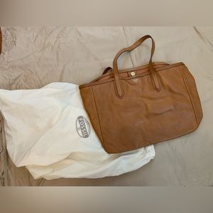 Fossil tote